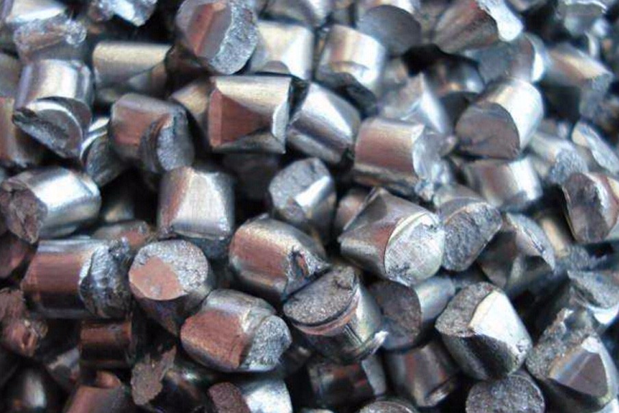 鋅產(chǎn)能過剩價格面臨下調(diào)風險！